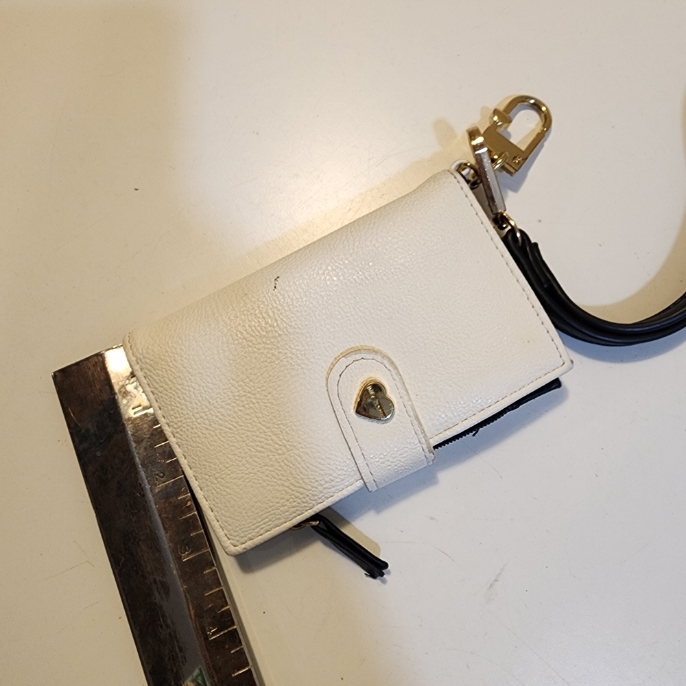Betsey Johnson faux leather bifold wallet Heart Accent Wristlet Card Holder